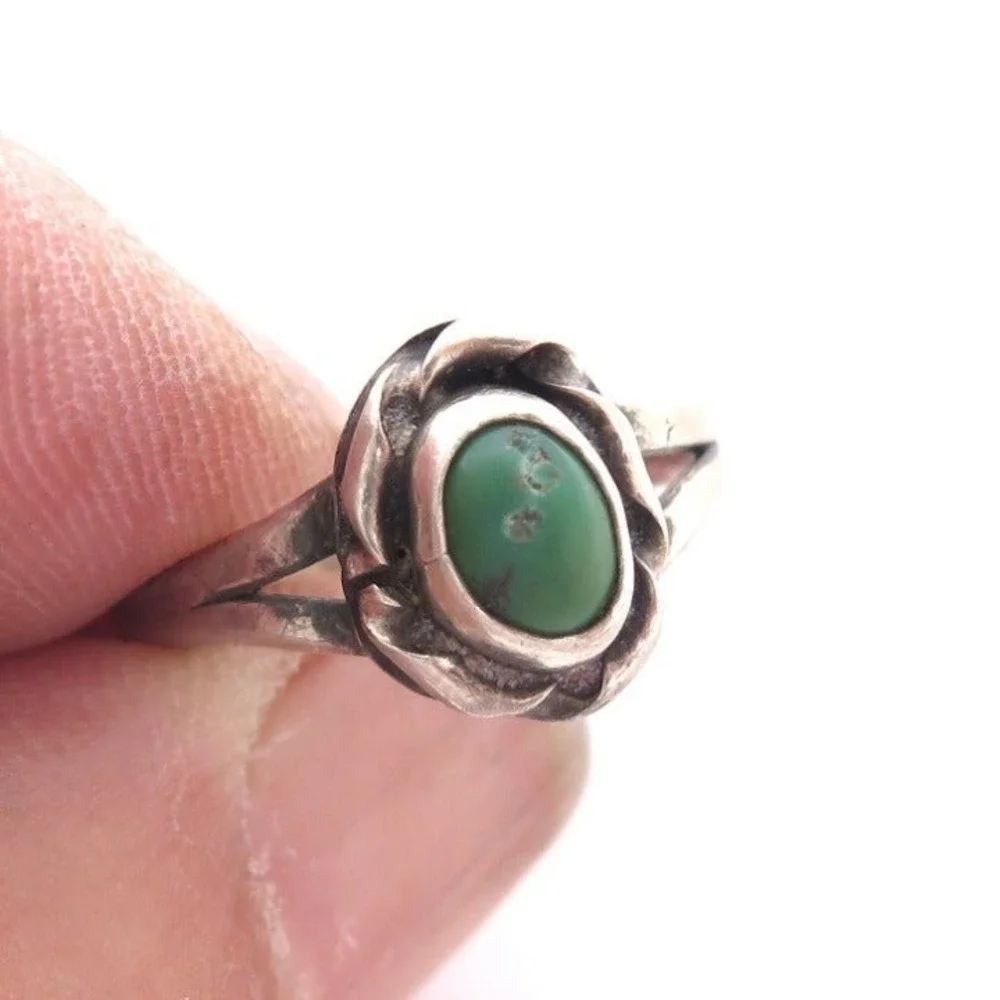 Vintage Native American‎ Southwestern Green Turquoise Gem Sterling Silver ring